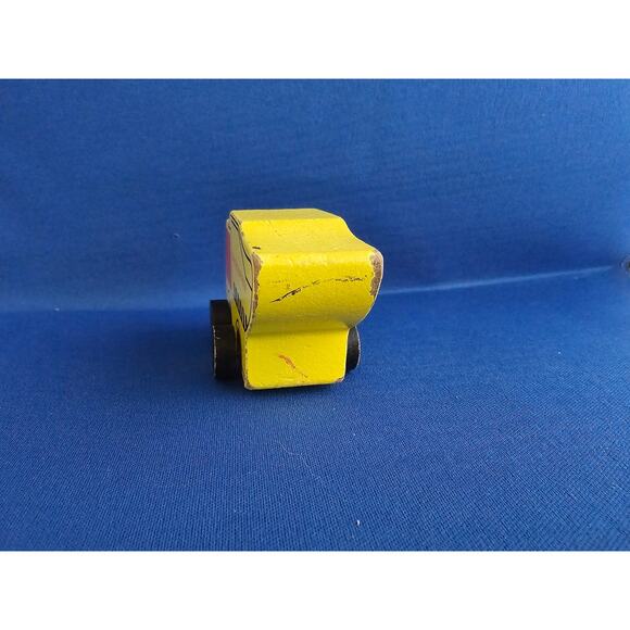 Greenbrier - Wood Yellow Toy Construction Truck - loose - Picture 2 of 8